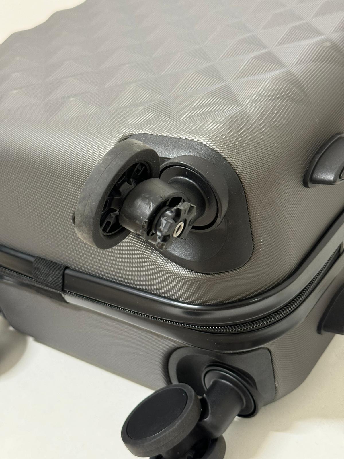 Nejčastější poškození kufrů a jak jim předejít